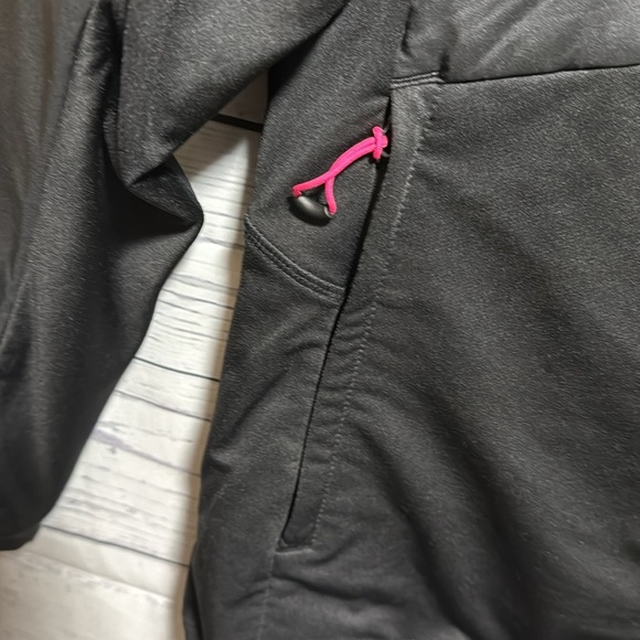 ASICS Winter Run Black Jacket - Picture 9 of 13